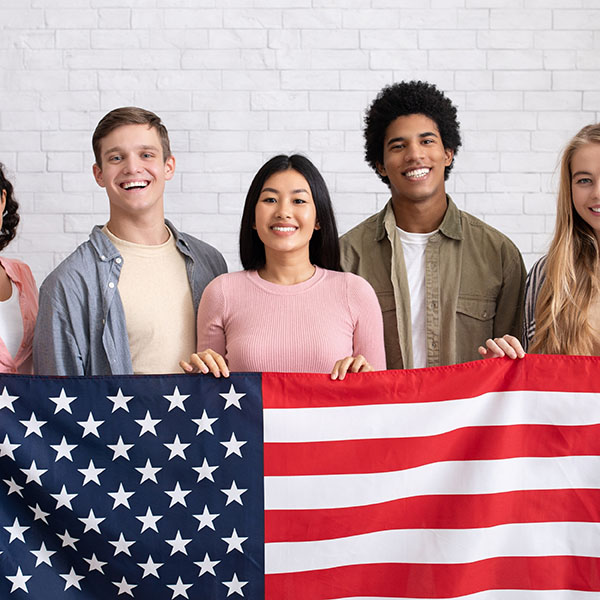 Tán dương trẻ thường xuyên để trẻ thêm tự tin