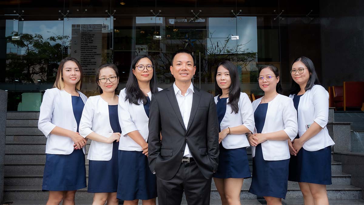 Đội ngũ nhân viên của First Consulting Group