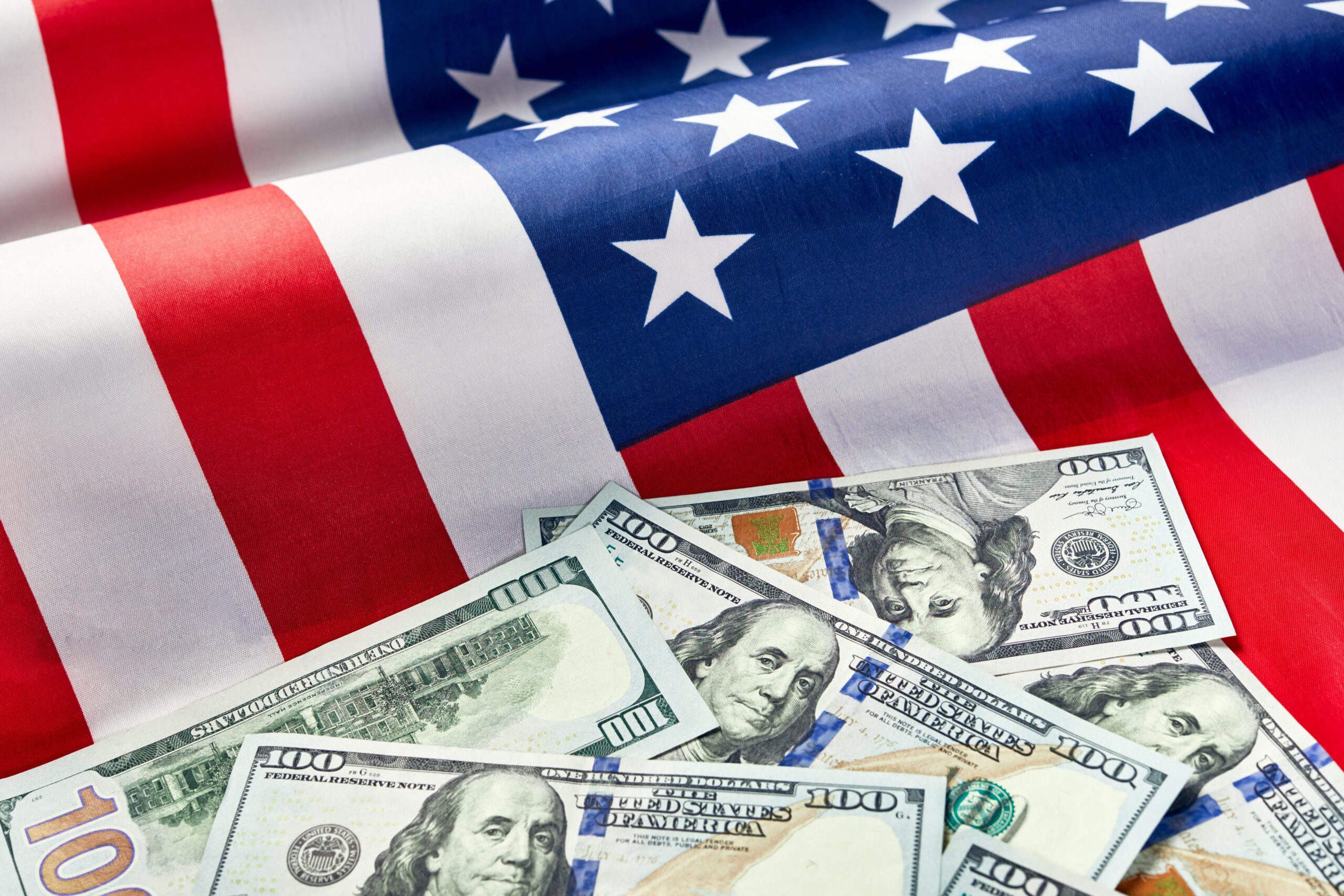 DHS triển khai phí nhập cảnh tạm thời mới theo dự luật HR-1: những điều cần biết