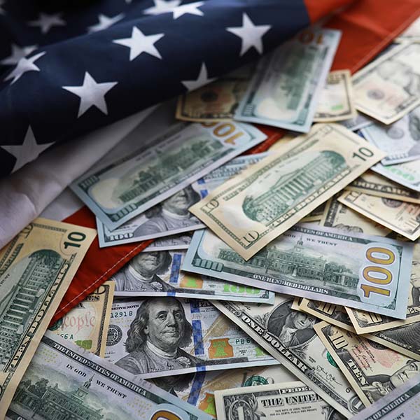 Chi phí thẻ xanh Mỹ diện bảo lãnh thân nhân dao động từ 3,000 đến 20,000 USD