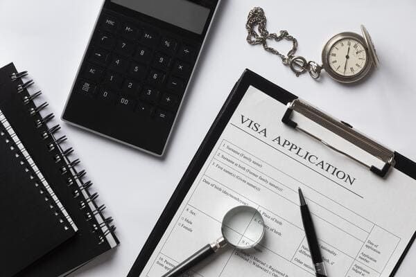 Hình Visa Mỹ: Chuẩn USCIS & Lỗi Thường Gặp