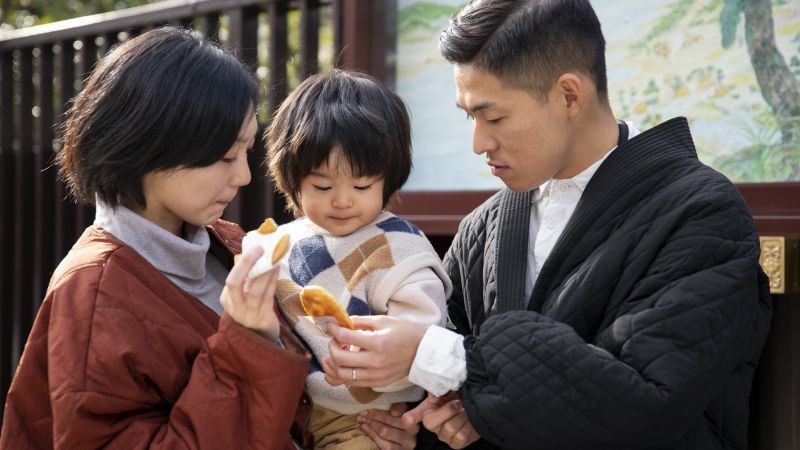 Cha mẹ bảo lãnh con cái sang Mỹ - First Consulting Group