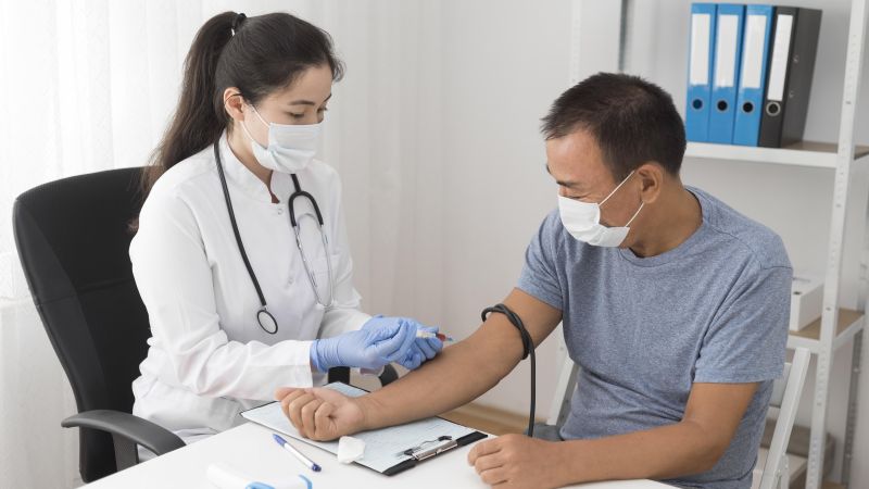 Chích ngừa và khám sức khỏe đi Mỹ