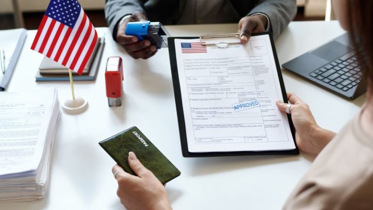 Định cư Mỹ bao lâu có quốc tịch? Lộ trình thực tế từ thẻ xanh đến nhập tịch Mỹ cùng First Consulting Group
