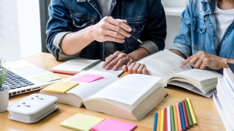 Học tiếng Anh định cư Mỹ: Lộ trình 6 tháng mất gốc