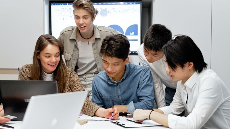 Học nghề để nâng cao cơ hội tìm việc làm tại Mỹ - First Consulting Group