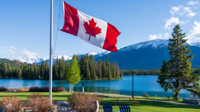 Thẻ xanh đi Canada không được miễn visa nhưng có thể xin giấy phép điện tử gọi là eTA