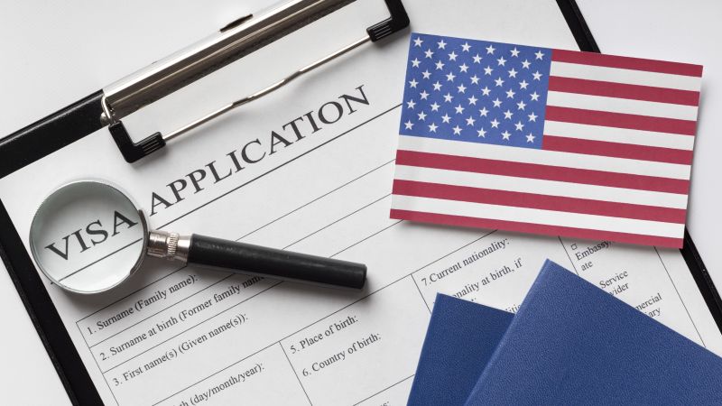 Theo dõi hồ sơ F3 trên USCIS để nhận thông báo kịp thời và xử lý RFE đúng hạn