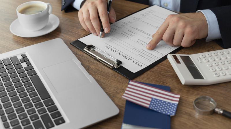 iền đơn xin visa Mỹ sai thông tin là một trong những lý do phổ biến khiến hồ sơ bị từ chối - First Consulting Group