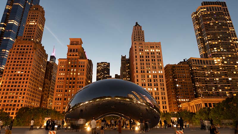 Illinois nằm giữa nước Mỹ và là lựa chọn định cư được nhiều người quan tâm