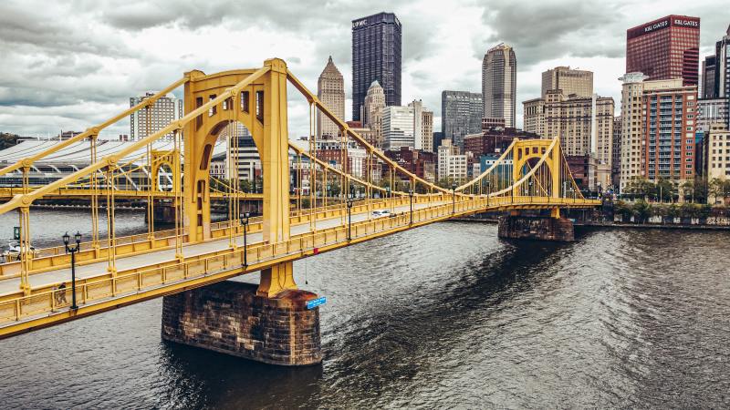 Bang Pennsylvania Với Cảnh Quan Đô Thị Bên Sông - First Consulting Group
