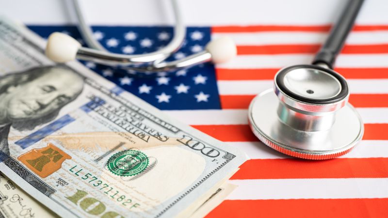 Chi phí y tế ở Mỹ có đắt không? Mức viện phí thực tế cho người mới định cư (2026) — First Consulting Group
