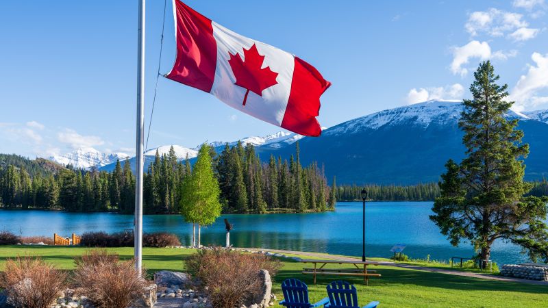 Giờ bên Vancouver tại Canada với khung cảnh thiên nhiên - First Consulting Group